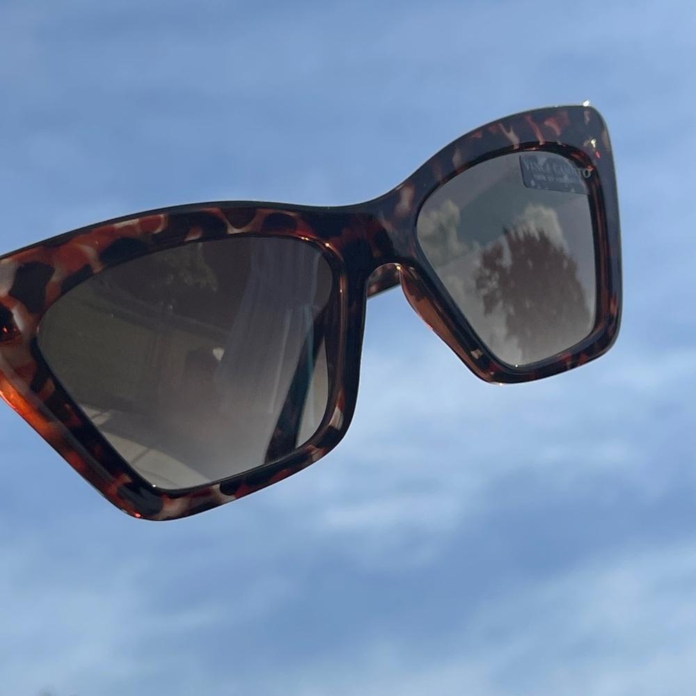 VINCE CAMUTO Cat-Eye Sunglasses in Faux Tortoiseshell VC899 - Picture 2 of 12